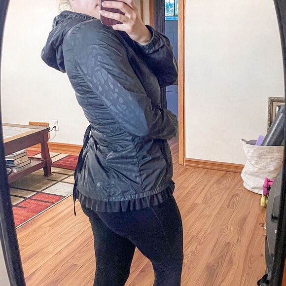 Lululemon Spring Fling Puffy Windbreaker Jacket 8 - Picture 3 of 11
